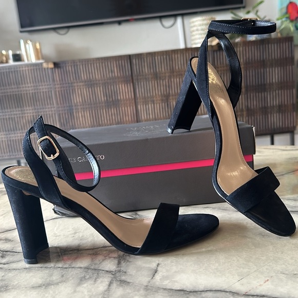 Vince Camuto Black Heels - Picture 3 of 10